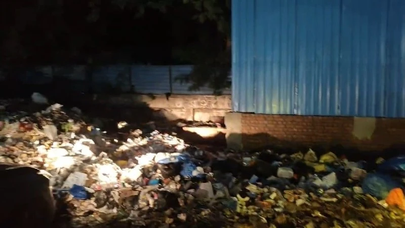 दिल्ली में सफाई कर्मचारियों की हड़ताल खत्म, मुआवजे और नौकरी पर बनी सहमति