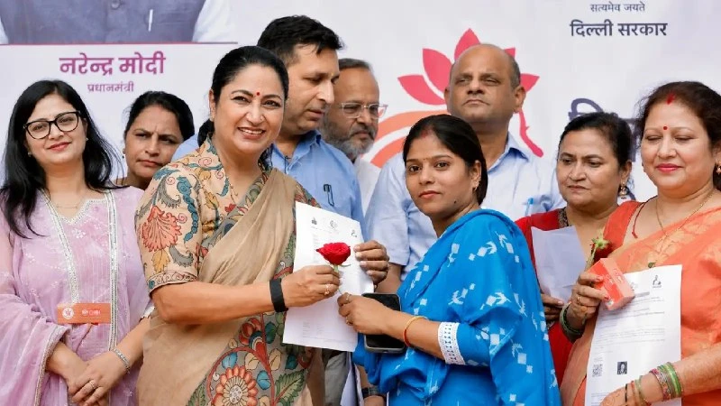 दिल्ली सरकार का बड़ा फैसला: लक्ष्मी योजना के 2500 रुपये खर्च करने पर पाबंदी, जानिए पूरी नियम और शर्तें