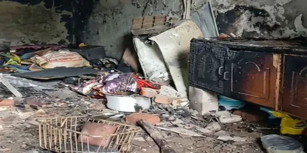फरीदाबाद के प्रहलादपुर गांव में शॉर्ट सर्किट से घर में लगी भीषण आग, लाखों का सामान जलकर खाक