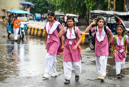दिल्ली-एनसीआर में मानसून कमजोर होने से गर्मी लौटी और हवा खराब हुई