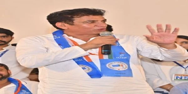 दिल्ली में स्वाइन फ्लू और डेंगू के बढ़ते मामलों पर कांग्रेस ने सरकार को घेरा