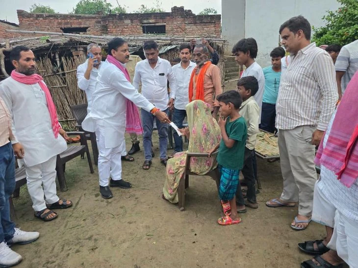 स्थानीय विधायक ने दिल्ली में मृत निवासी रामनारायण के शोकाकुल परिवार को दी सांत्वना और मदद