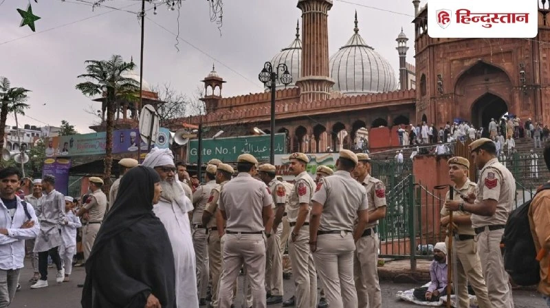 दिल्ली की जामा मस्जिद के पास एमसीडी ने चलाया बड़ा अतिक्रमण विरोधी अभियान