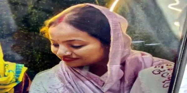 फरीदाबाद में संदिग्ध परिस्थितियों में महिला की मौत, शव के पास बैठकर विलाप करता रहा पति