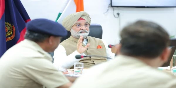 दिल्ली के एलजी तरणजीत सिंह संधू ने यातायात व्यवस्था को सख्त बनाने और ई-चालान प्रणाली के दिए कड़े निर्देश