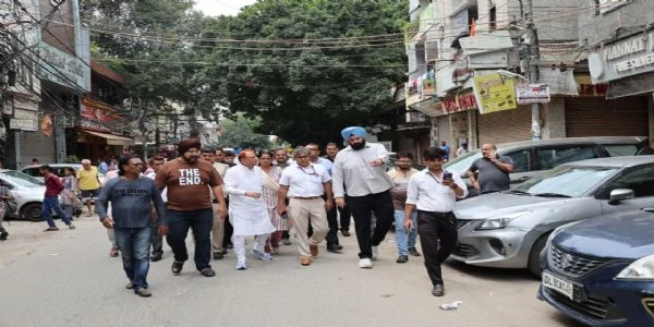 दिल्ली की सफाई व्यवस्था को मजबूत करने के लिए मेयर प्रवेश वाही ने किया दक्षिण पूर्व जोन का दौरा