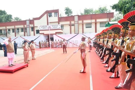 दिल्ली एलजी तरनजीत सिंह संधू ने ब्रिक्स शिखर सम्मेलन को लेकर ट्रैफिक पुलिस मुख्यालय का किया दौरा