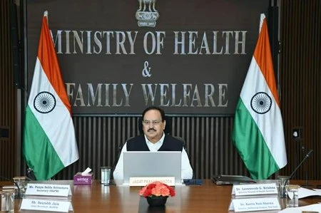 केंद्रीय स्वास्थ्य मंत्री जेपी नड्डा ने नजफगढ़ ग्रामीण स्वास्थ्य प्रशिक्षण केंद्र के कामकाज की समीक्षा की