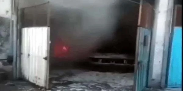 फरीदाबाद में फैक्टरी और फ्लैट में लगी भीषण आग, दमकल की गाड़ियों ने पाया काबू