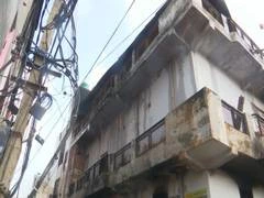 दिल्ली में धर्मशिला अस्पताल के पास लकड़ी के गोदाम में लगी भीषण आग, 14 दमकल गाड़ियां मौके पर मौजूद