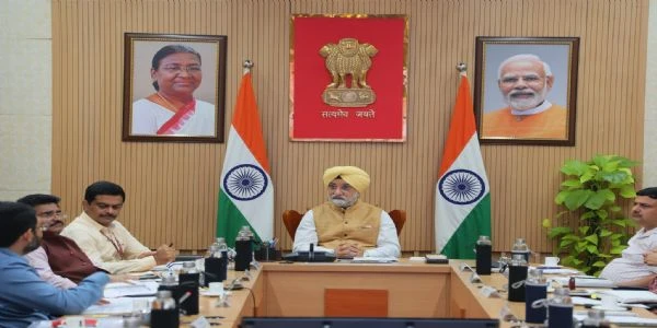 दिल्ली के उपराज्यपाल ने की जेजे क्लस्टर पुनर्वास नीति की समीक्षा, जानिए क्या दिए निर्देश