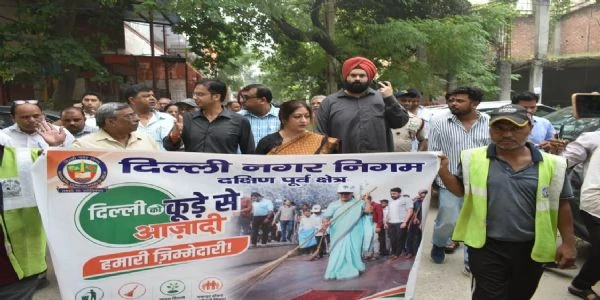 दिल्ली की डिप्टी मेयर डॉ. मोनिका पंत ने नेहरू नगर में सफाई और नागरिक सुविधाओं का किया औचक निरीक्षण
