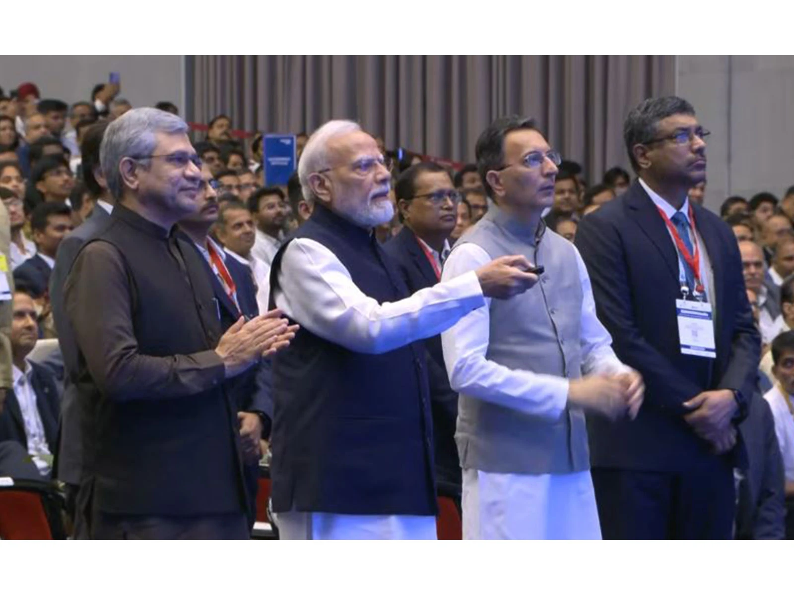 पीएम नरेंद्र मोदी ने नई दिल्ली के यशोभूमि में सेमियन इंडिया 2026 का किया उद्घाटन
