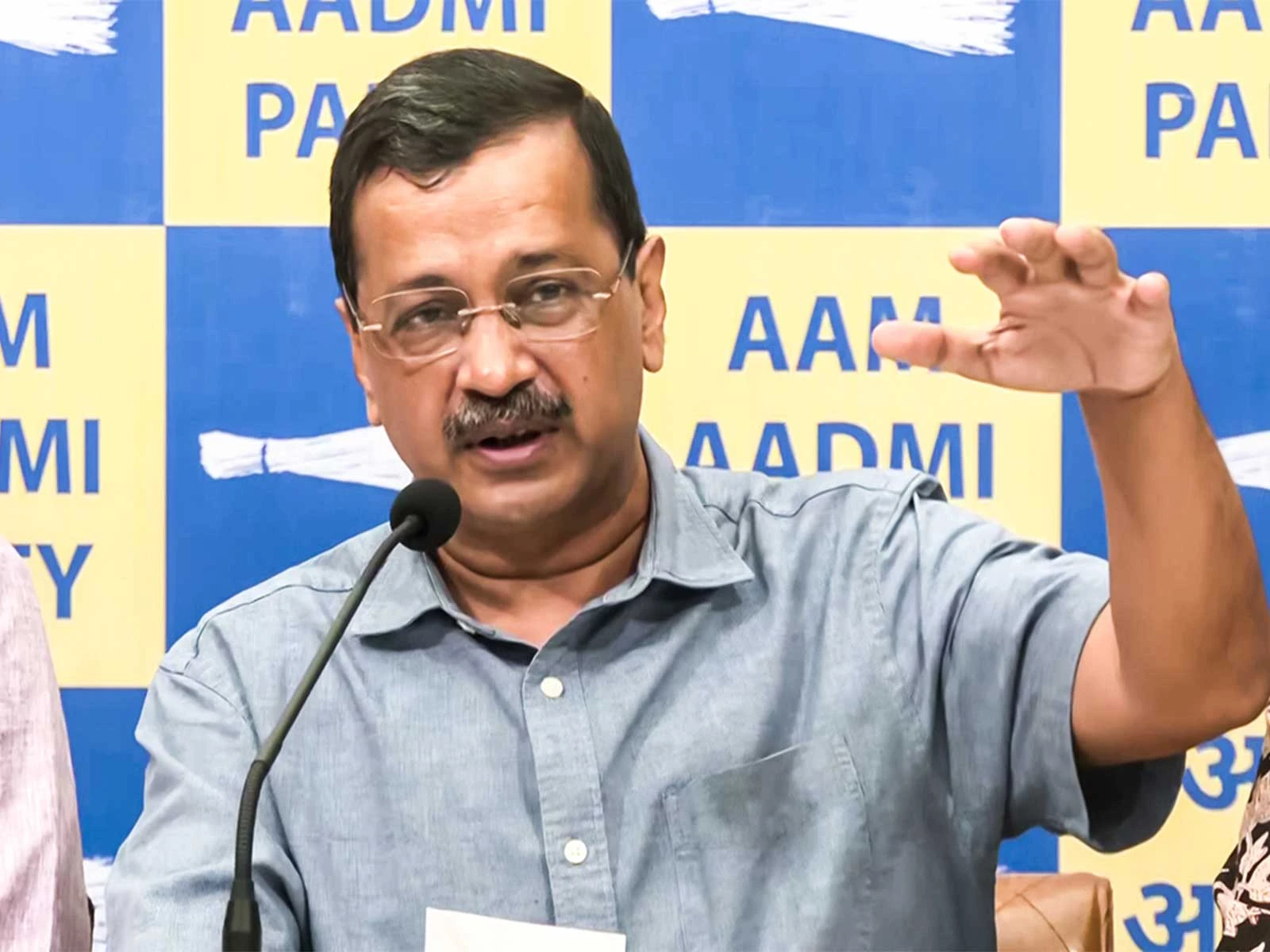 पीएम मोदी के जन्मदिन पर देश को तोहफा: टीएमसी का नाम और सिंबल फ्रीज होने पर अरविंद केजरीवाल का तंज