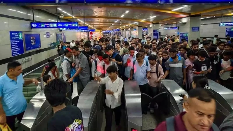 दिल्ली मेट्रो ने तोड़े सभी रिकॉर्ड, एक दिन में 82 लाख से अधिक यात्रियों ने किया सफर