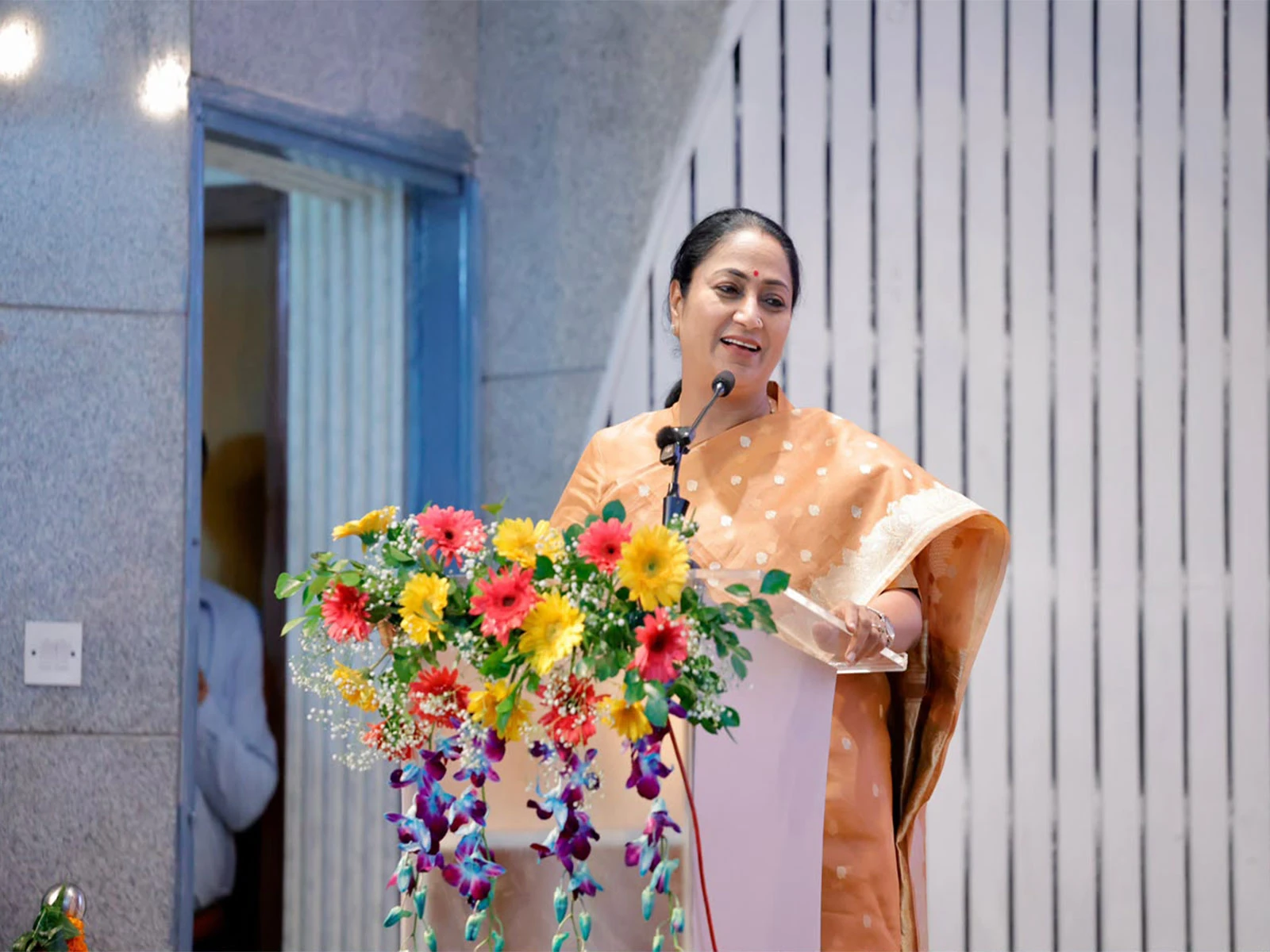 दिल्ली की मुख्यमंत्री रेखा गुप्ता ने 75 सीएम-श्री सरकारी स्कूलों में हेरिटेज क्लब्स का किया उद्घाटन