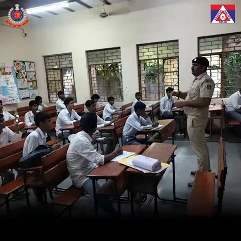 दिल्ली ट्रैफिक पुलिस ने छात्रों के लिए सड़क सुरक्षा और ट्रैफिक जागरूकता क्विज़ प्रतियोगिता का किया आयोजन