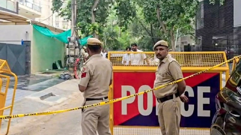 गुरुग्राम में पुलिस का बड़ा छापा: 18 वेलनेस सेंटरों से 30 महिलाएं रेस्क्यू और 20 पुरुष हिरासत में