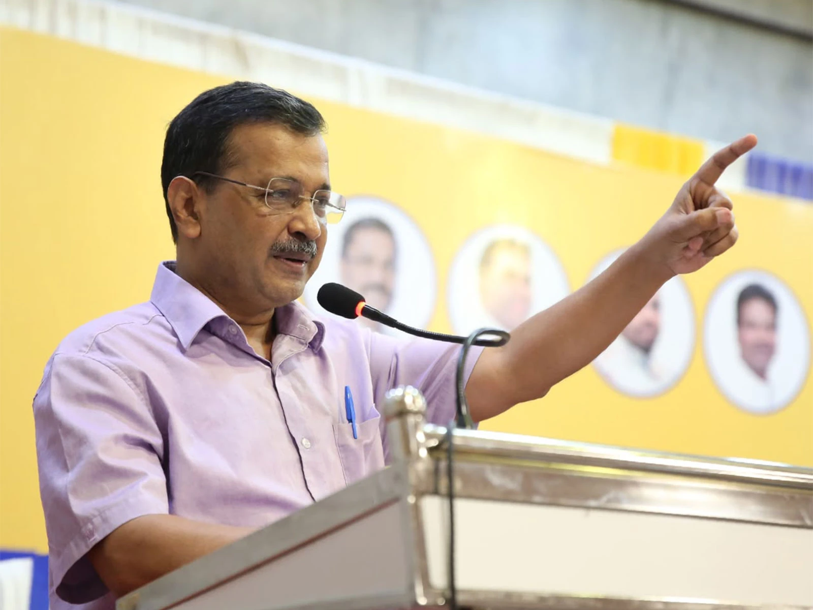 अरविंद केजरीवाल और उनके परिवार को मिले SIR नोटिस पर ERO का बड़ा बयान, कहा- फॉर्म पूरे नहीं थे