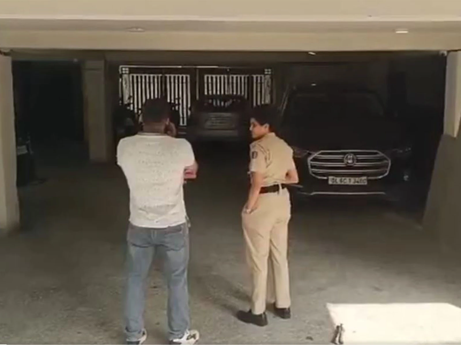 दिल्ली के कालकाजी में पड़ोसियों के बीच खूनी संघर्ष, एक की मौत और भाई घायल