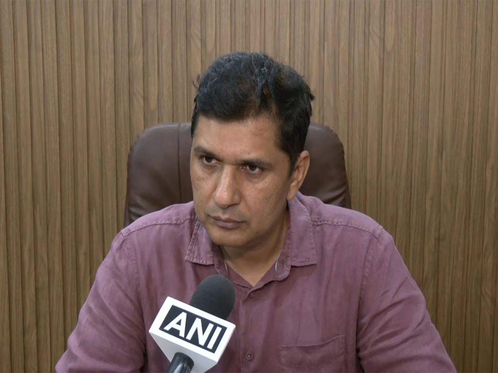 एसआईआर प्रक्रिया पर आप का बड़ा हमला, मुख्यमंत्री रेखा गुप्ता और मंत्रियों के वोटों पर उठाए सवाल