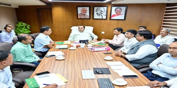 दिल्ली में अगले महीने चलेंगी 150 नई इलेक्ट्रिक बसें, मंत्री ने की समीक्षा