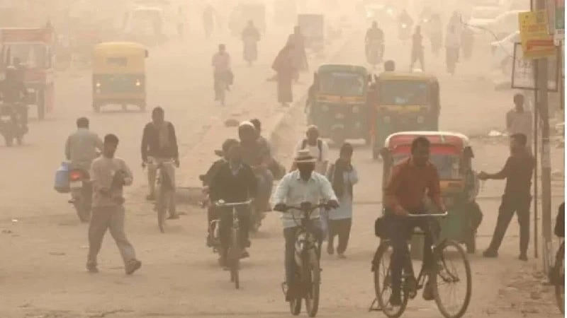 दिल्ली-एनसीआर में प्रदूषण का खतरनाक स्तर बढ़ा, ग्रेटर नोएडा और गुरुग्राम की हवा हुई बेहद खराब
