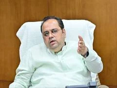 दिल्ली में बसों की हड़ताल जारी: परिवहन मंत्री ने ड्राइवरों की मांगों पर की उच्च स्तरीय बैठक