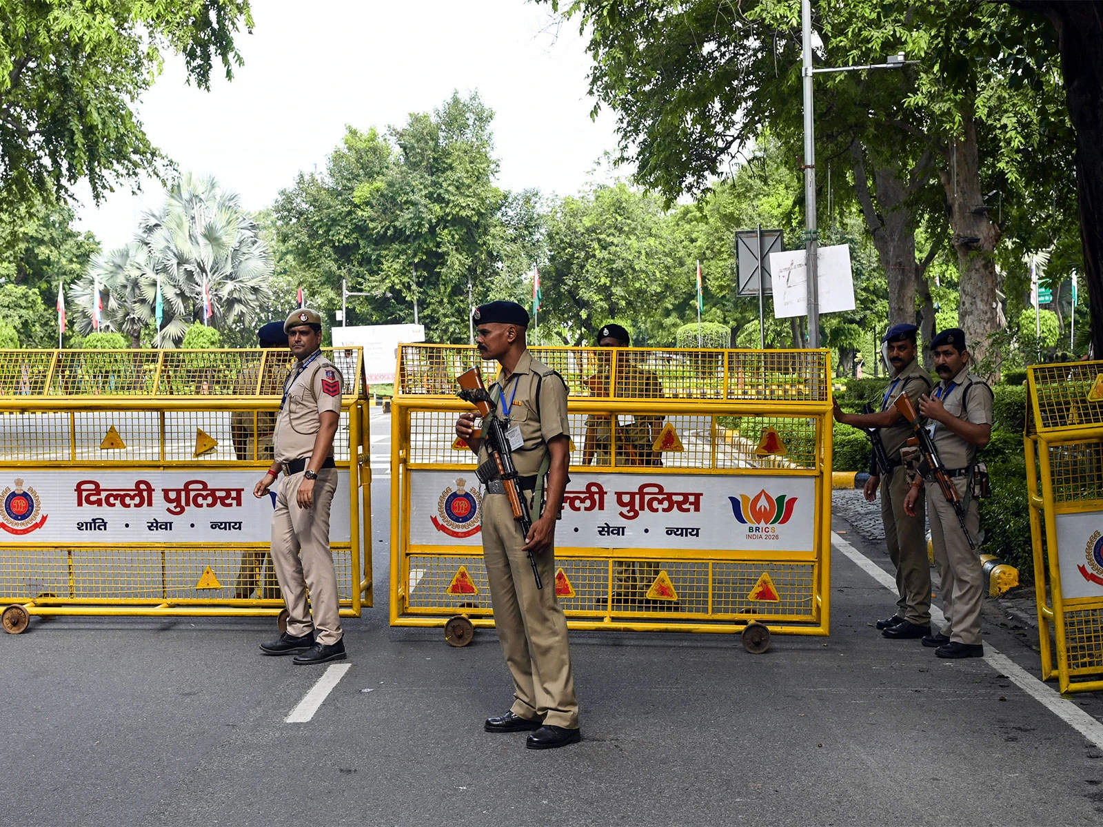 दिल्ली पुलिस की ईओडब्ल्यू ने 41 नौकरी चाहने वालों से 40 लाख रुपये की ठगी करने वाले वीजा धोखाधड़ी के मास्टरमाइंड को किया गिरफ्तार