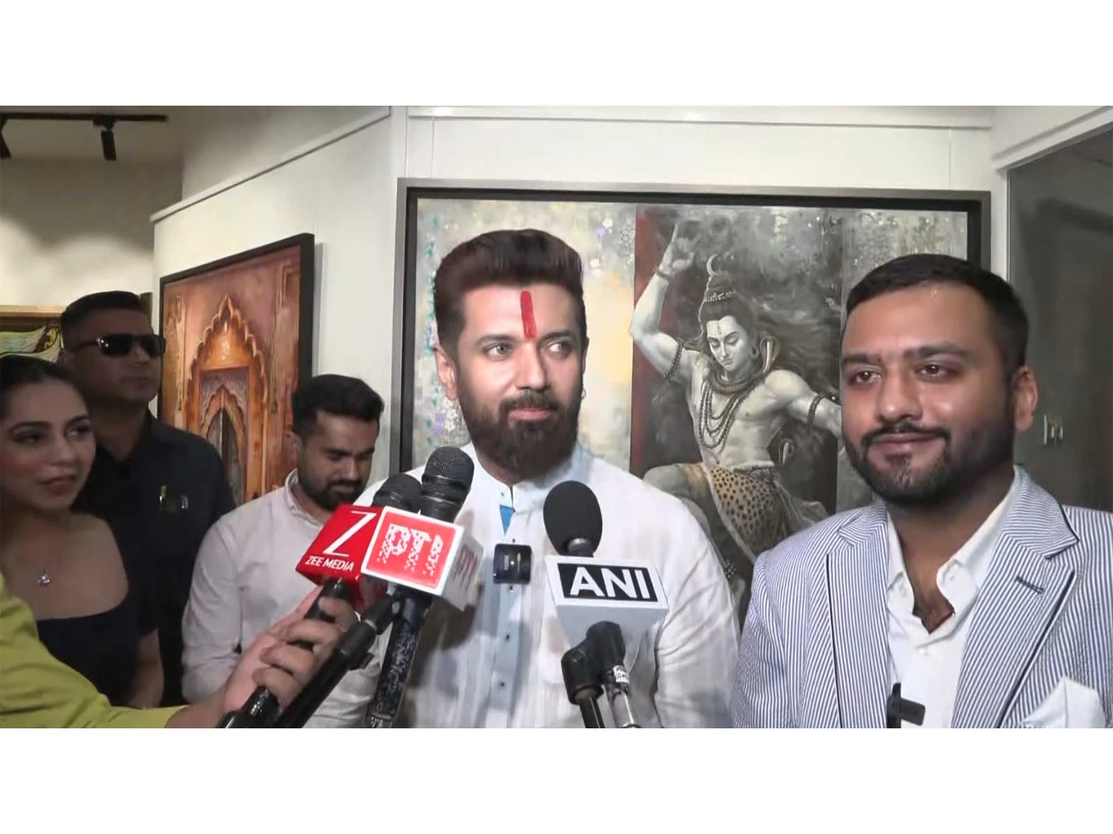 चिराग पासवान ने की माशा आर्ट की नई गैलरी की तारीफ, बोले- कलाकारों को अवसर देना सराहनीय